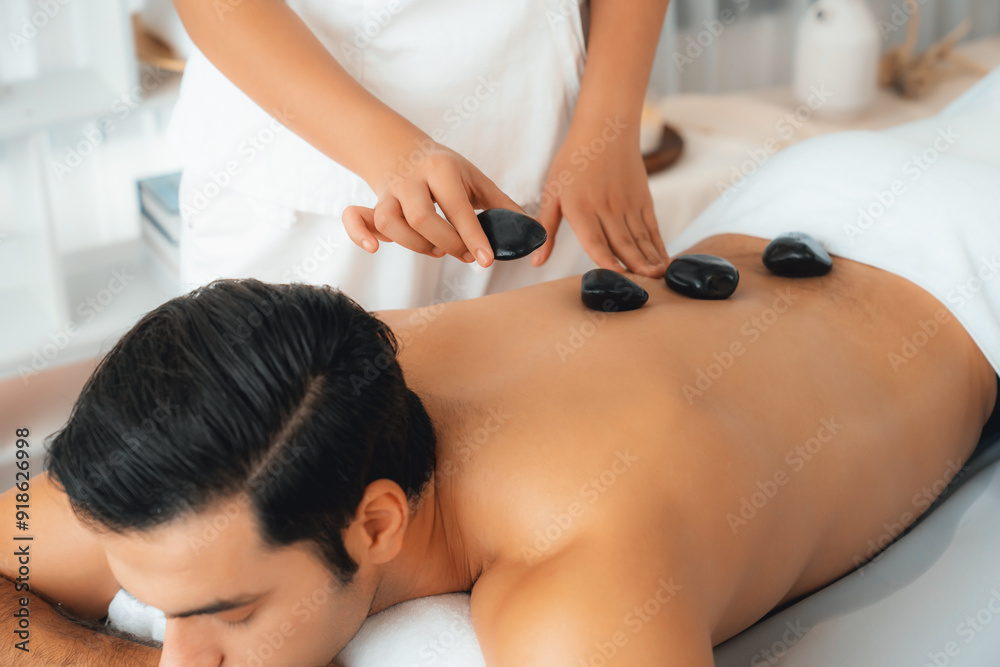 Praxis_Knoke_Hot-Stone-Massage